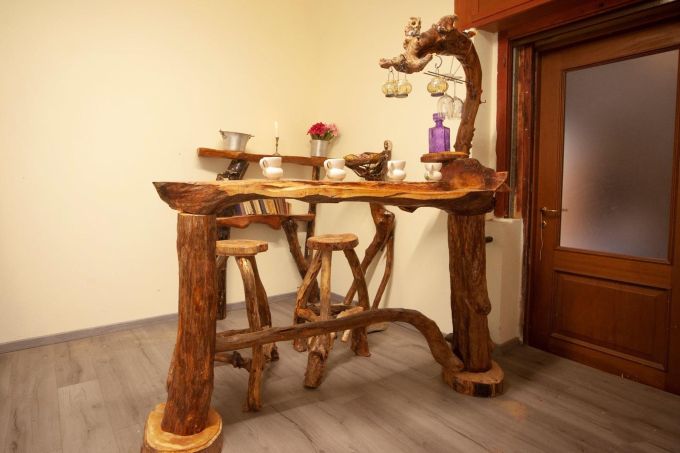 Tavolo con sedie “Civetta”<br>Tisch mit Stühlen „Civetta“